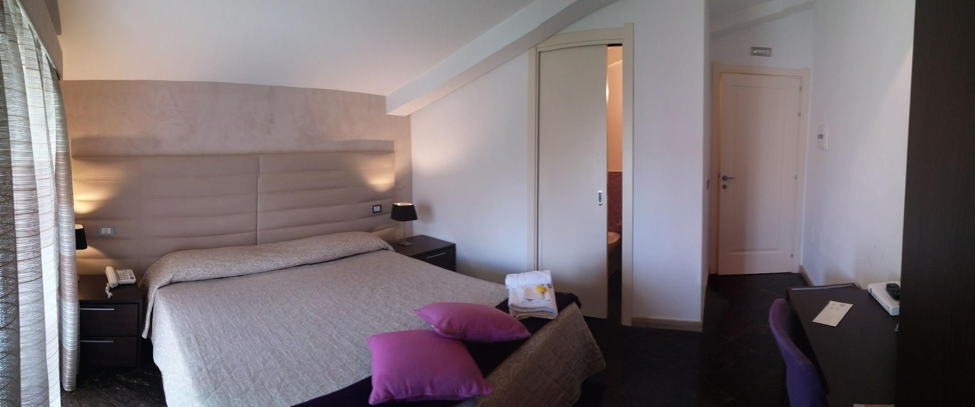 Del Lauro 4*
